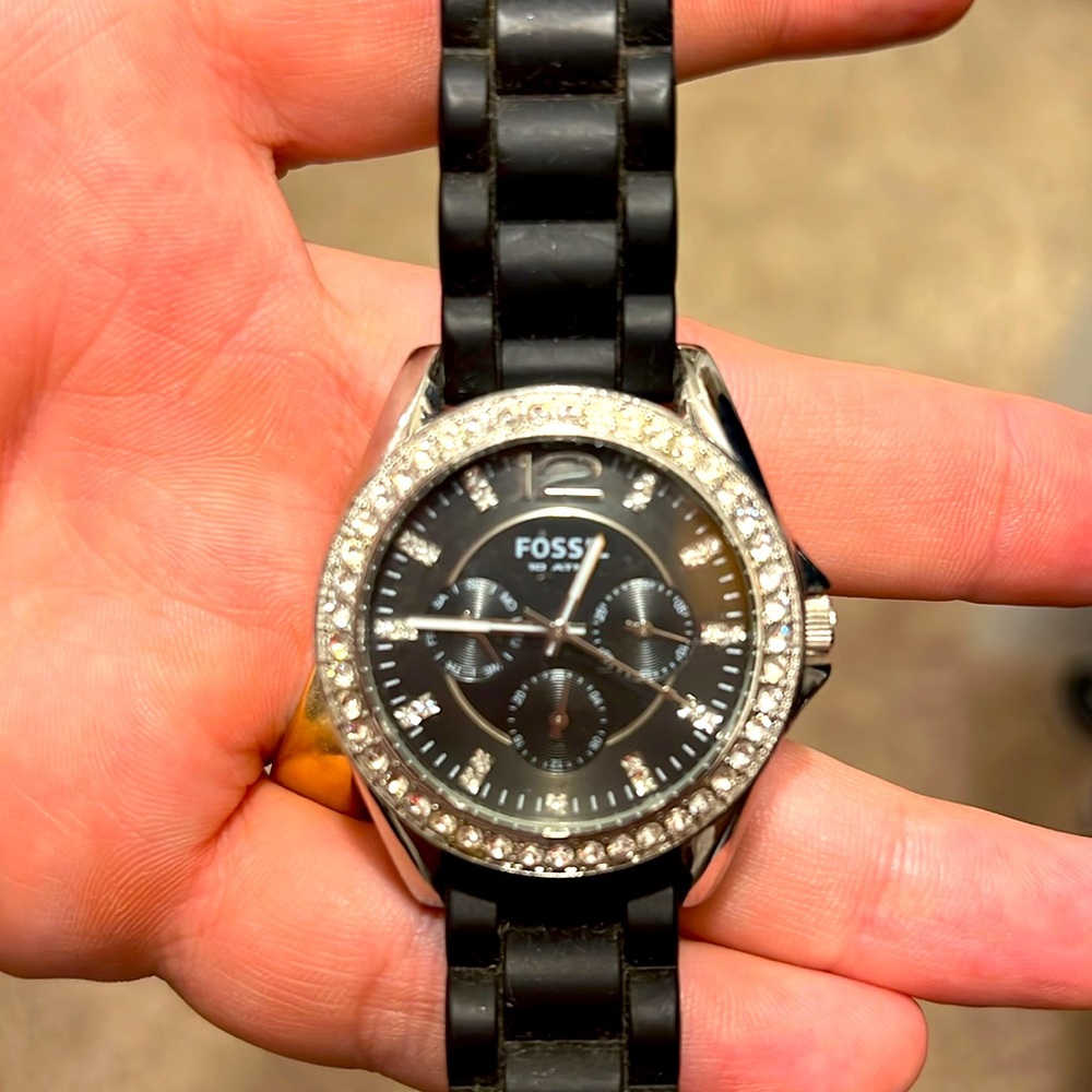 Women’s fossil rhinestone watch with rubber black band needs battery has no box